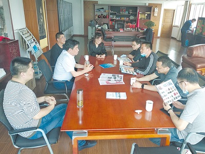解放軍海裝上海局和陸軍南京軍事代表局的兩局駐合肥地區(qū)軍事代表室一行來到安徽星星集團考察調研-1