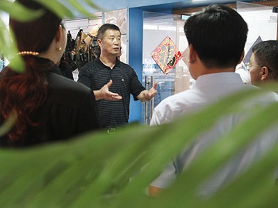 六安市人大常委會(huì)副主任劉連生深入安徽星星集團(tuán)走訪(fǎng)調(diào)研-3