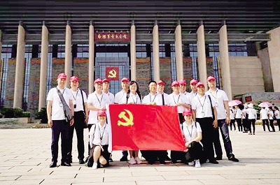 2019年7月4日，公司組織黨員和工作者前往浙江嘉興南湖中共一大舊址參觀（一）